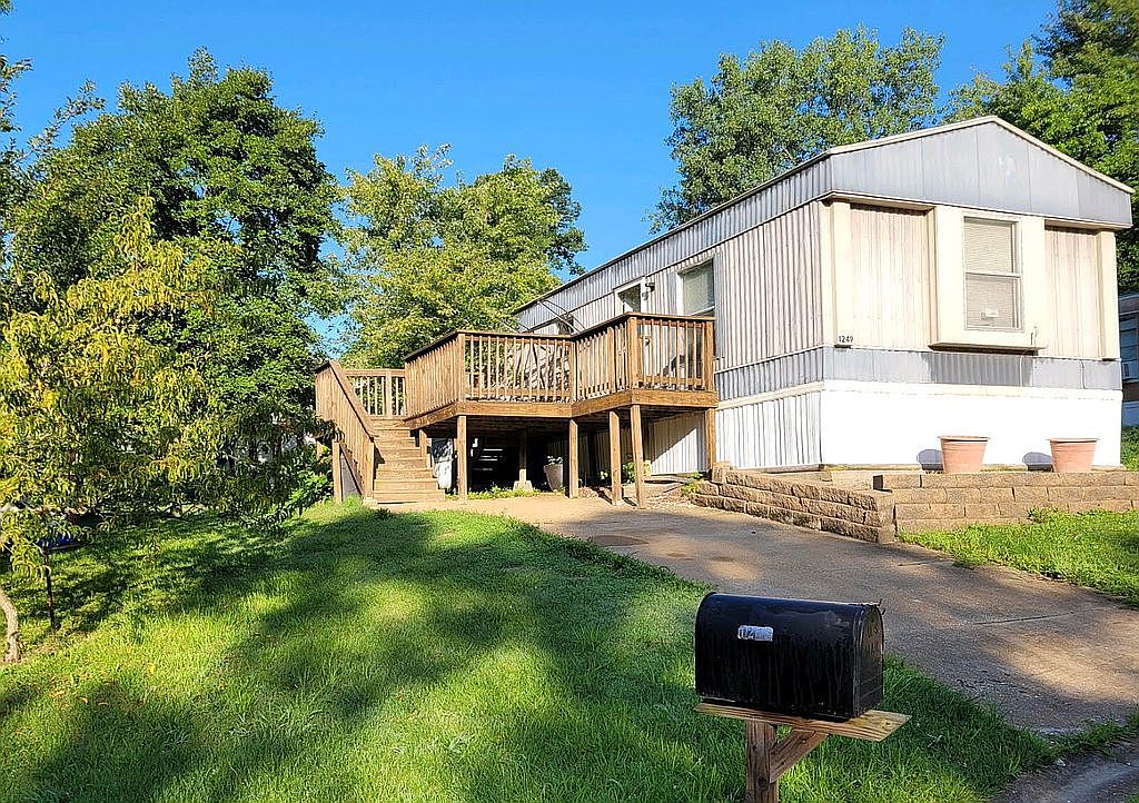 1249 Amberleaf Ln, Fenton, MO 63026 Zillow