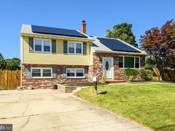 104 Farmdale Rd, Mount Holly, NJ 08060