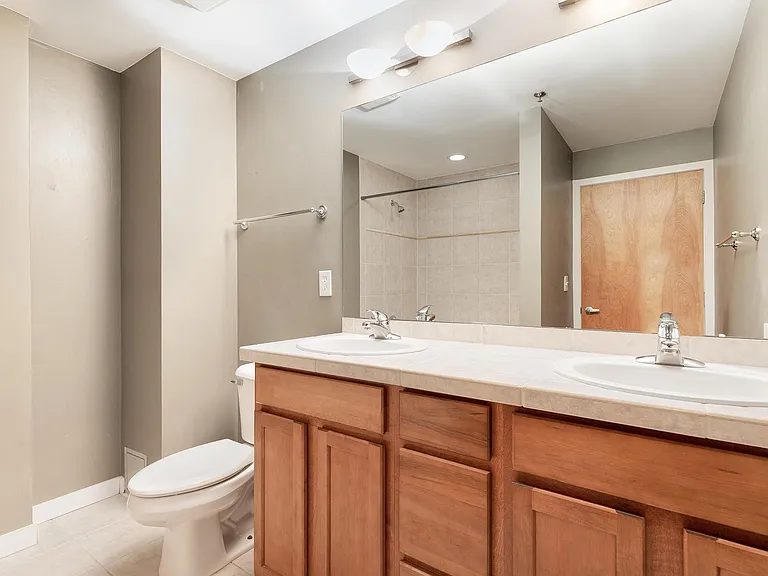 1313 S Clarkson St #202 — Photo 18