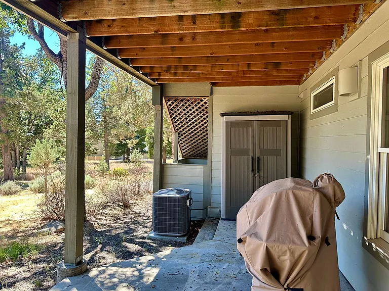 6425 Coopers Hawk Rd — Photo 40