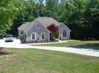 45 Pineview Dr, Sharpsburg, GA 30277