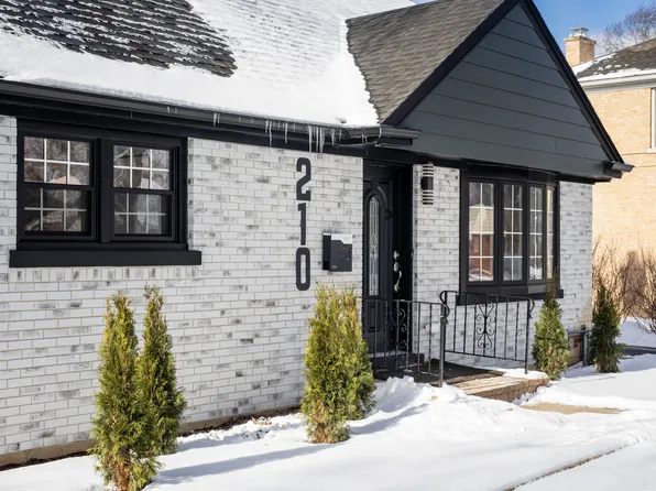 210 N Russel St, Mount Prospect, IL 60056