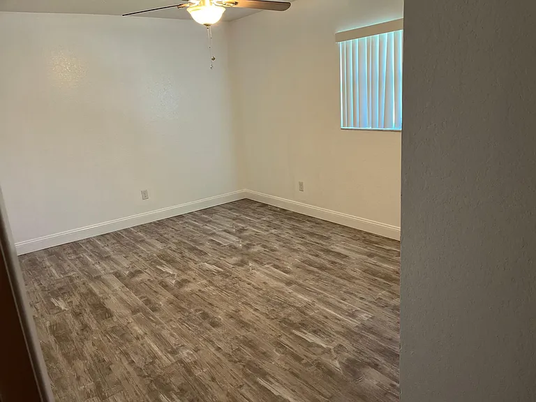 3132 Hillside Ln — Photo 13