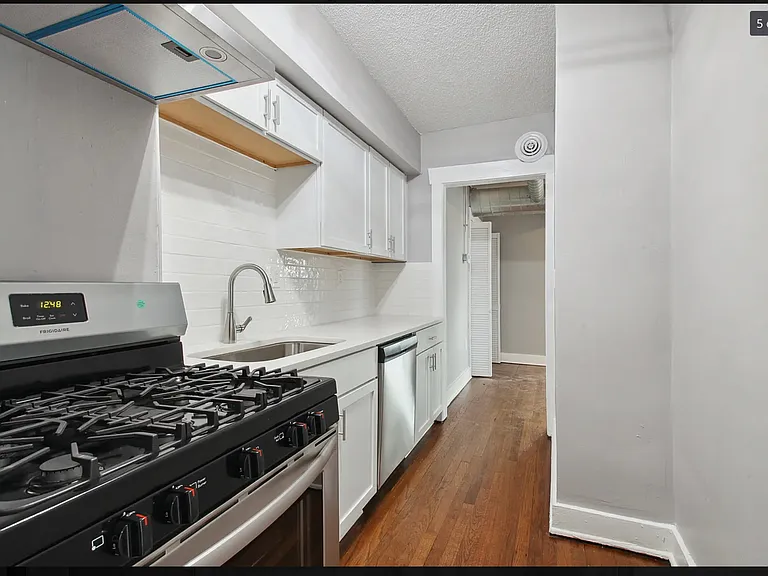 4042 Locust St #1S — Photo 6