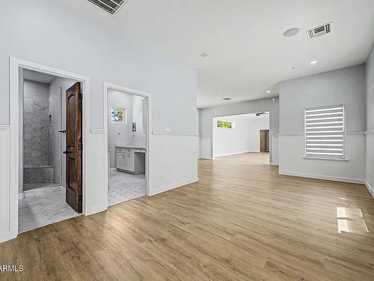 2311 E Colter St — Photo 42