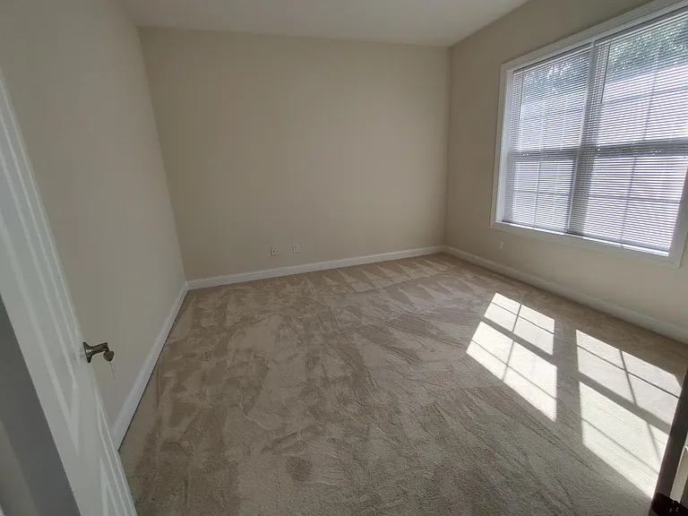 38 Glencairn Ave — Photo 4