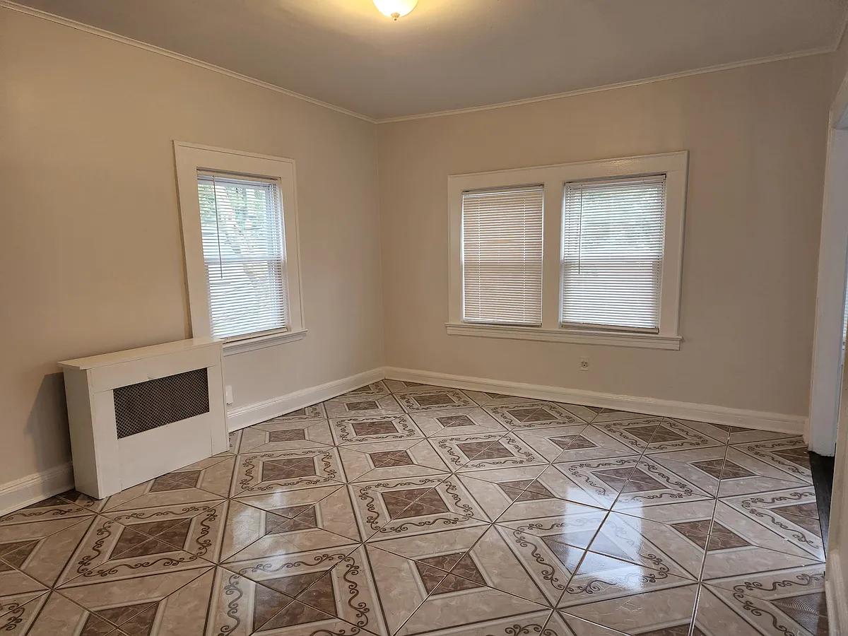 Building Photo - 333 White St #2