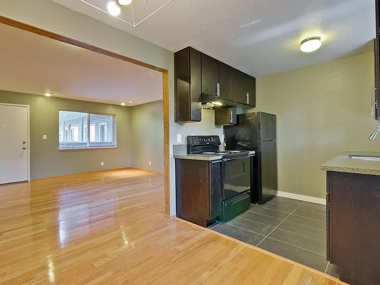 480 E Okeefe St #218 — Photo 8