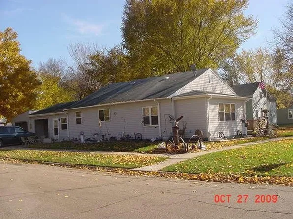 720 N 5th St, Estherville, IA 51334