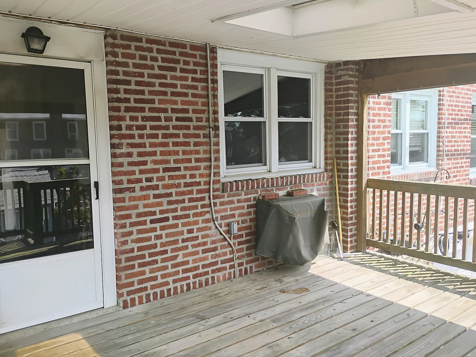 3 bed, 1120 sqft, $2,250 — Photo 3
