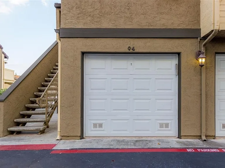 5049 Los Morros Way — Photo 17