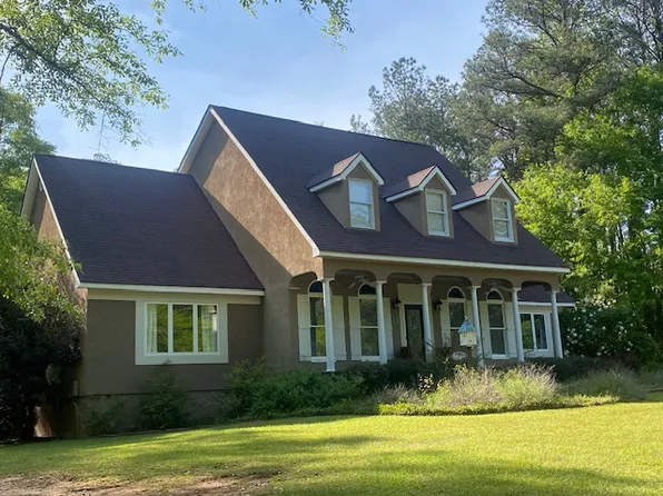 1494 Windwood Dr, Lanett, AL 36863