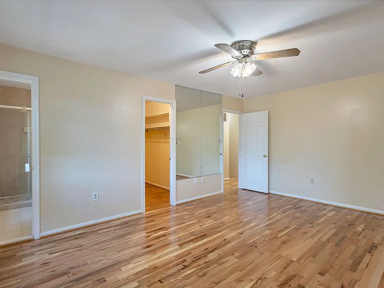 6414 Seven Oaks Ct — Photo 11