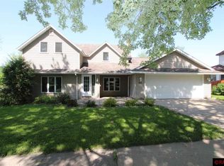 140 3rd Ave SW, Wells, MN 56097