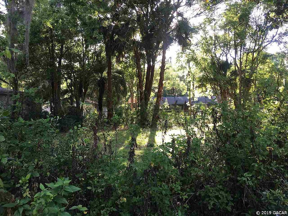 1st image of 928 NE 18th Ter