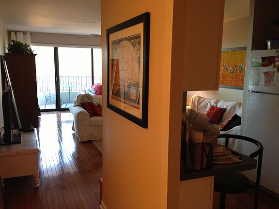 4th image of 2020 N Lincoln Park W APT 11B