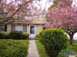 4 Dolphin Rd, East Quogue, NY 11942