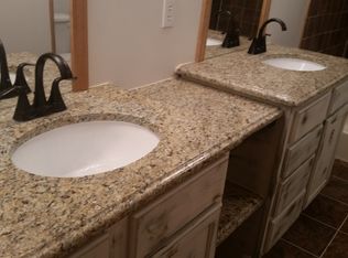 404 S Oak St, Ector, TX 75439