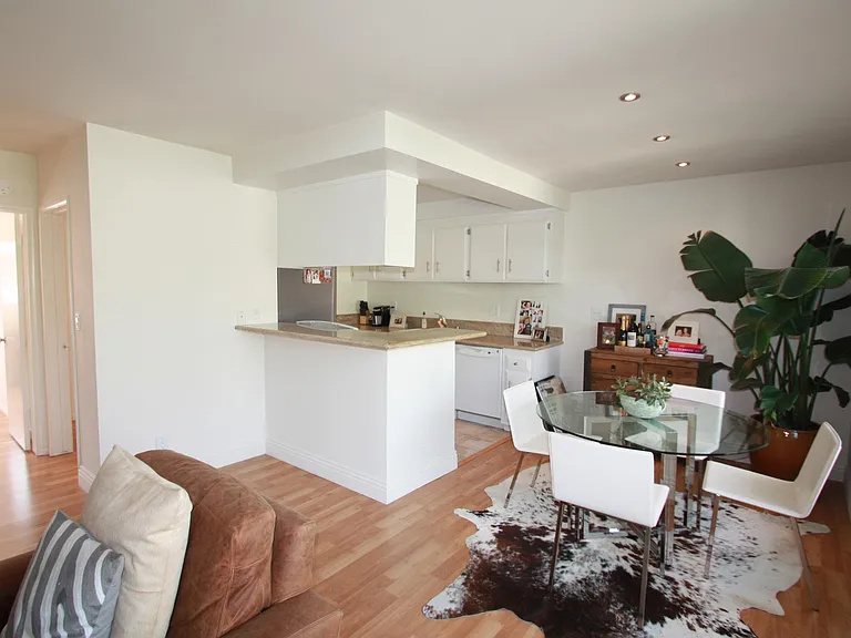 1728 Montana Ave #19 — Photo 11