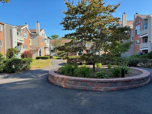 30 Chapman St Unit 104, Weymouth, MA 02189