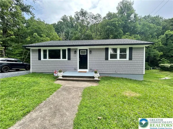 15 Creek Rd, Bangor, PA 18013