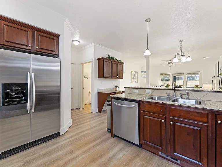 922 E Winding Creek Dr — Photo 10
