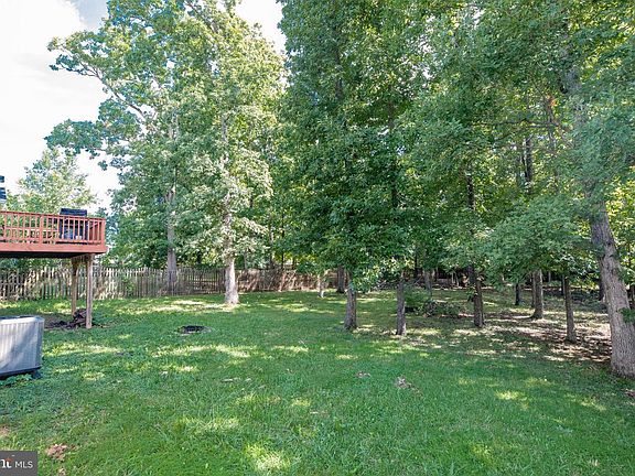 4th image of 111 Appomattox Dr