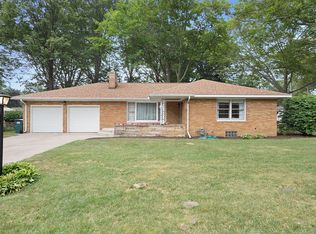 560 Wendover Blvd, Norton Shores, MI