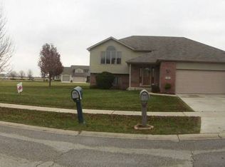 2921 Diamond Dr, Hobart, IN 46342