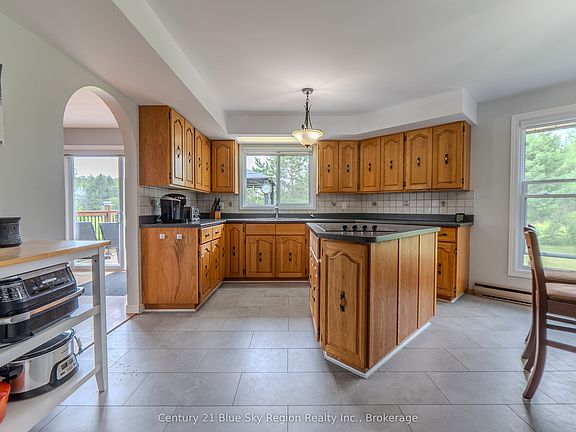 4th image of 71 Levert Dr