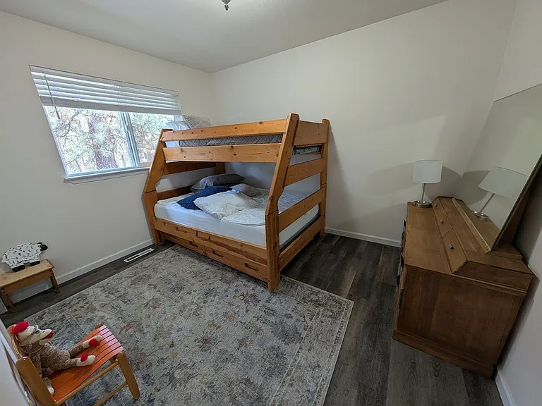 719 Camas Dr — Photo 7