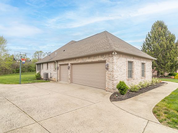 4th image of 822 Planters Rd