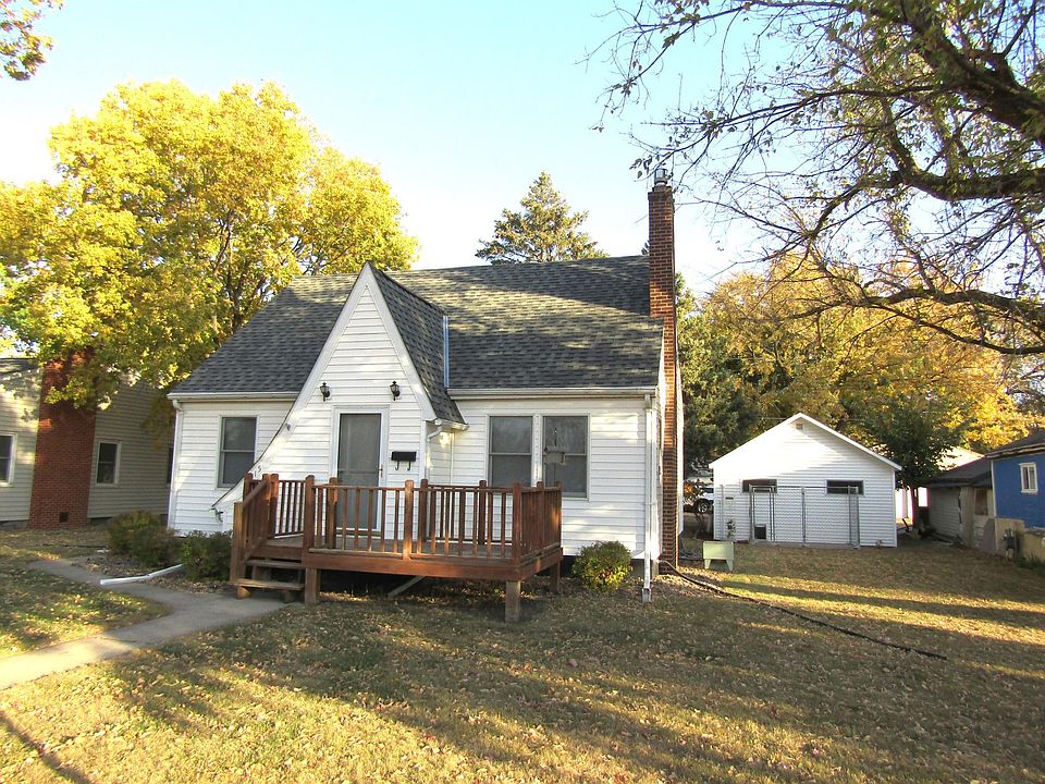 1st image of 215 E Ashmore Ave