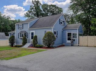 16 Kearney Dr, Lowell, MA 01852