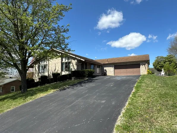 611 Look Ave, Marion, VA 24354