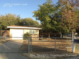 1305 Cherry Ln, Clovis, CA 93612