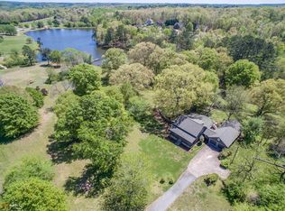 934 Cruce Lake Dr, Hoschton, GA 30548