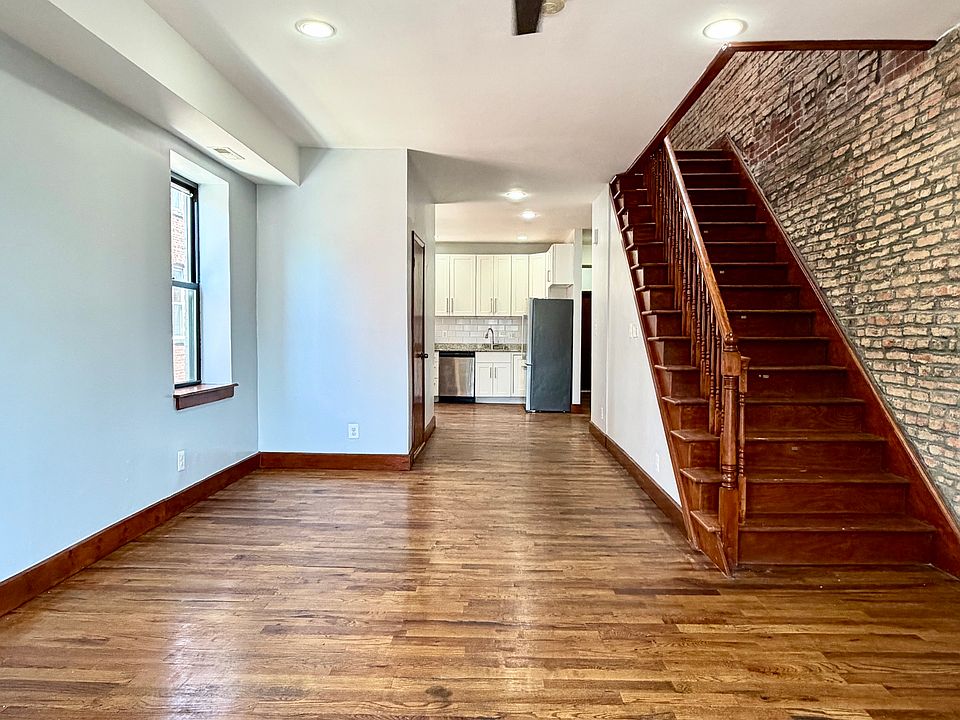 1st image of 916 Whitelock St #200