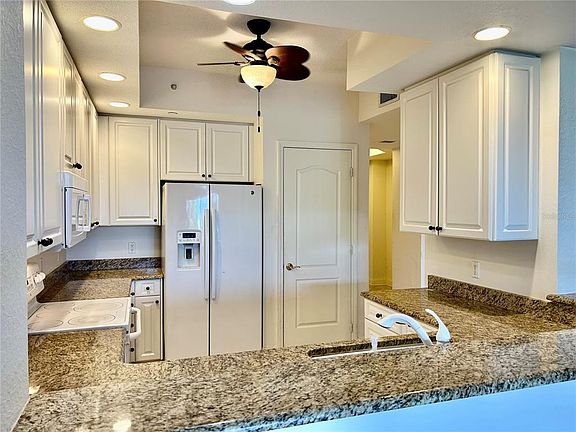 4th image of 261 MINORCA BEACH WAY #203