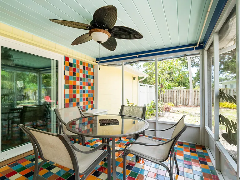 screened lanai