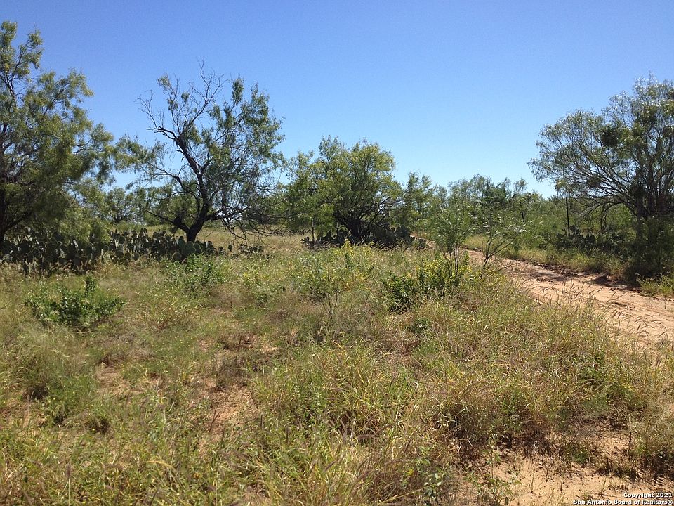 1st image of FM 186 AT COMMU S FM 186