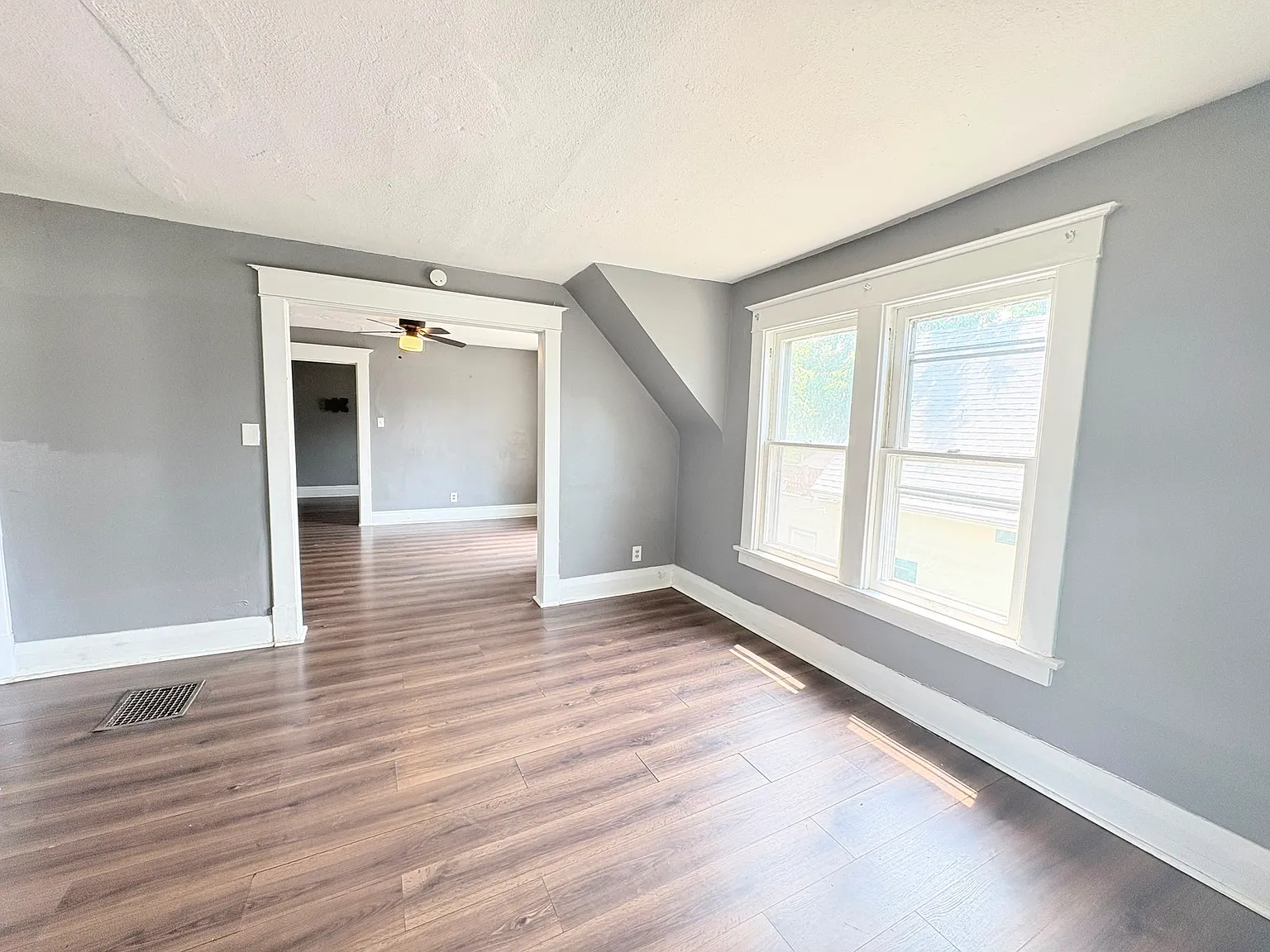 2 bed, 1913 sqft, $850 — Photo 2