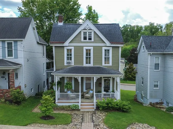 602 9th St, Irwin, PA 15642