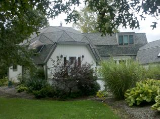 1076 Columbia Rd, Valley City, OH 44280