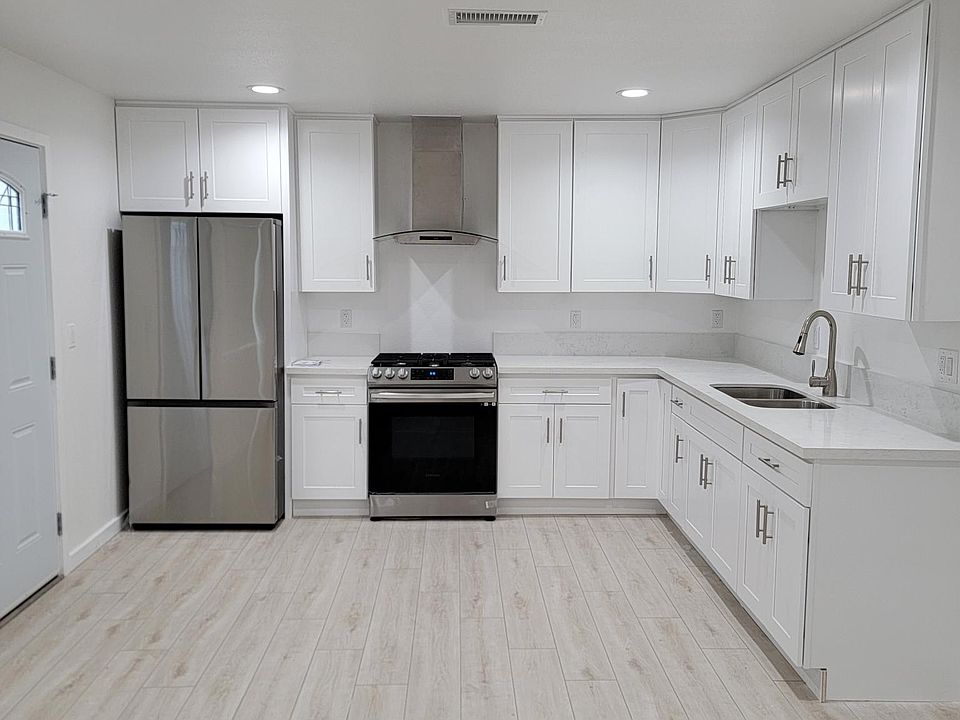 1st image of 10122 Longworth Ave