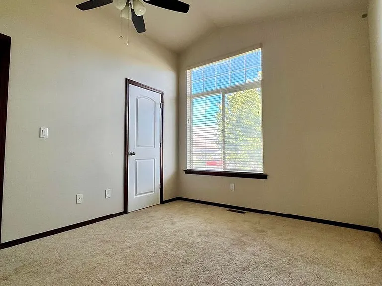 7704 W Washington Ave — Photo 19
