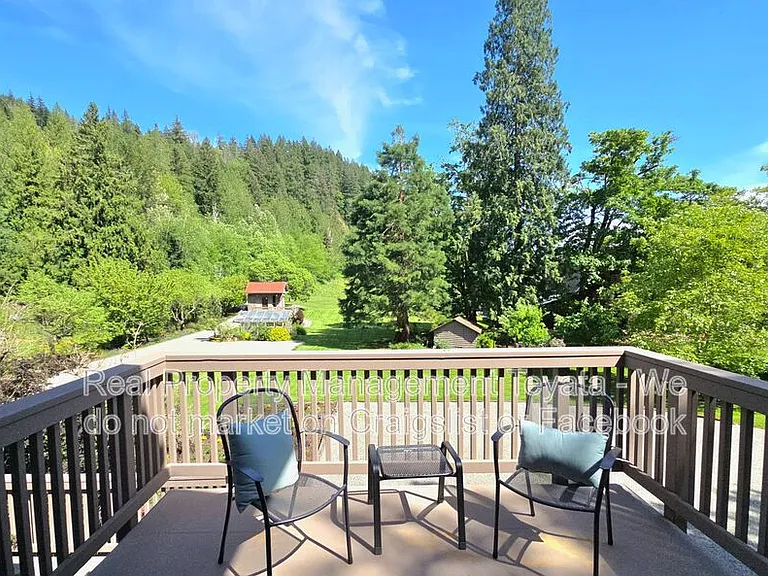 5560 Hillard Rd — Photo 3