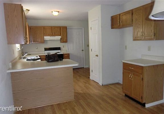 122 Forest Kitchen - Troy