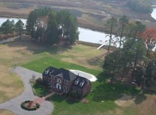 1098 Cherry Grove Rd N, Suffolk, VA 23432