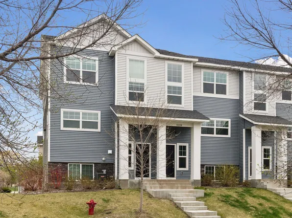 3141 Clover Ridge Dr, Chaska, MN 55318